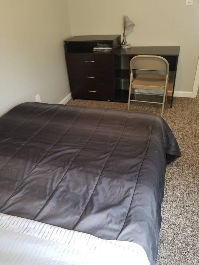 Furnished bedroom at The Ashbury Manor Cleveland Ohio - affordable
extended stay near Cleveland Clinic