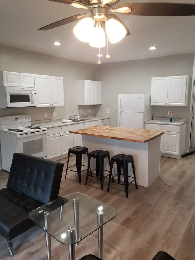 Furnished kitchen at The Big Blue 11018 Ashbury Ave Cleveland
Ohio - student friendly extended stay near CWRU and University Circle
